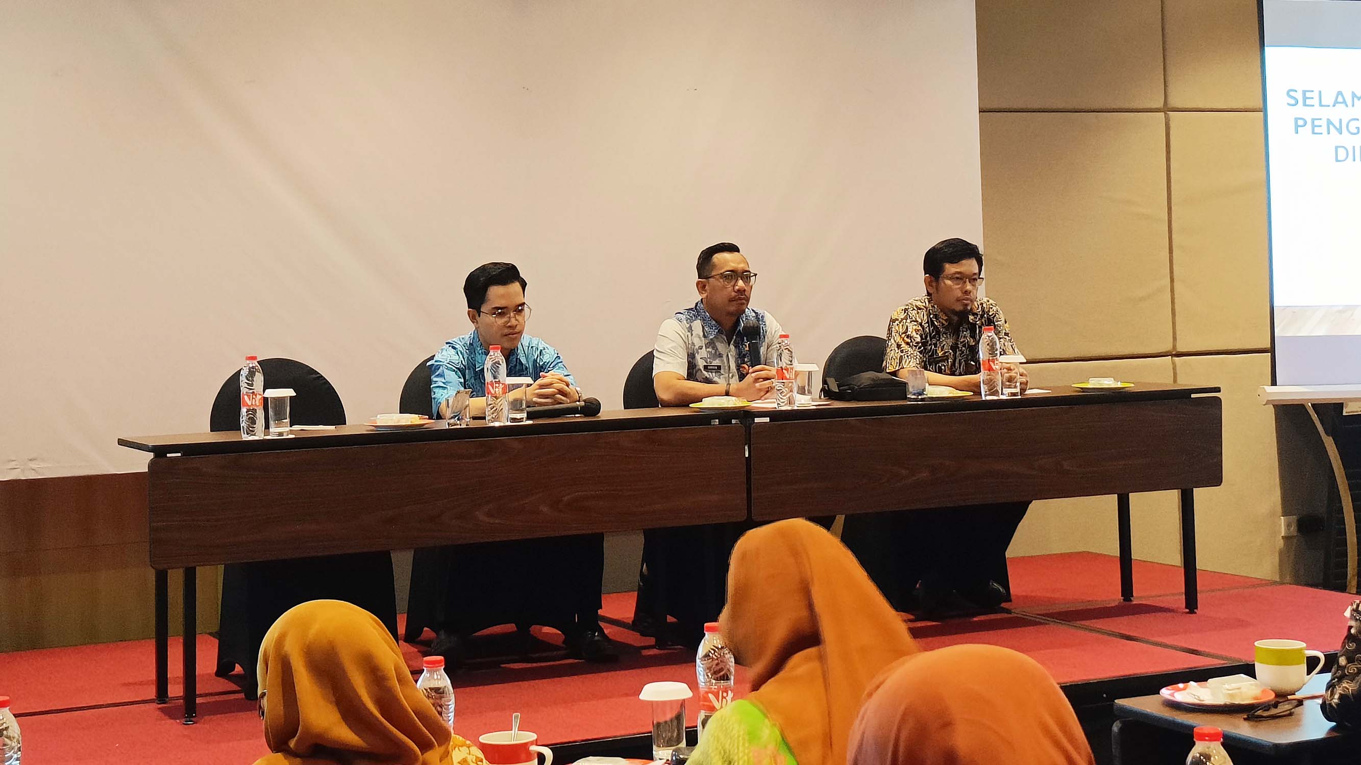 Guna mendukung proses pengelolaan data kepegawaian PNS dilingkungan Pemerintah Provinsi Jawa Tengah, BKD Prov Jateng menyelenggarakan Rapat Pertemuan Penghubung Pengelolaan Layanan Kepegawaian 