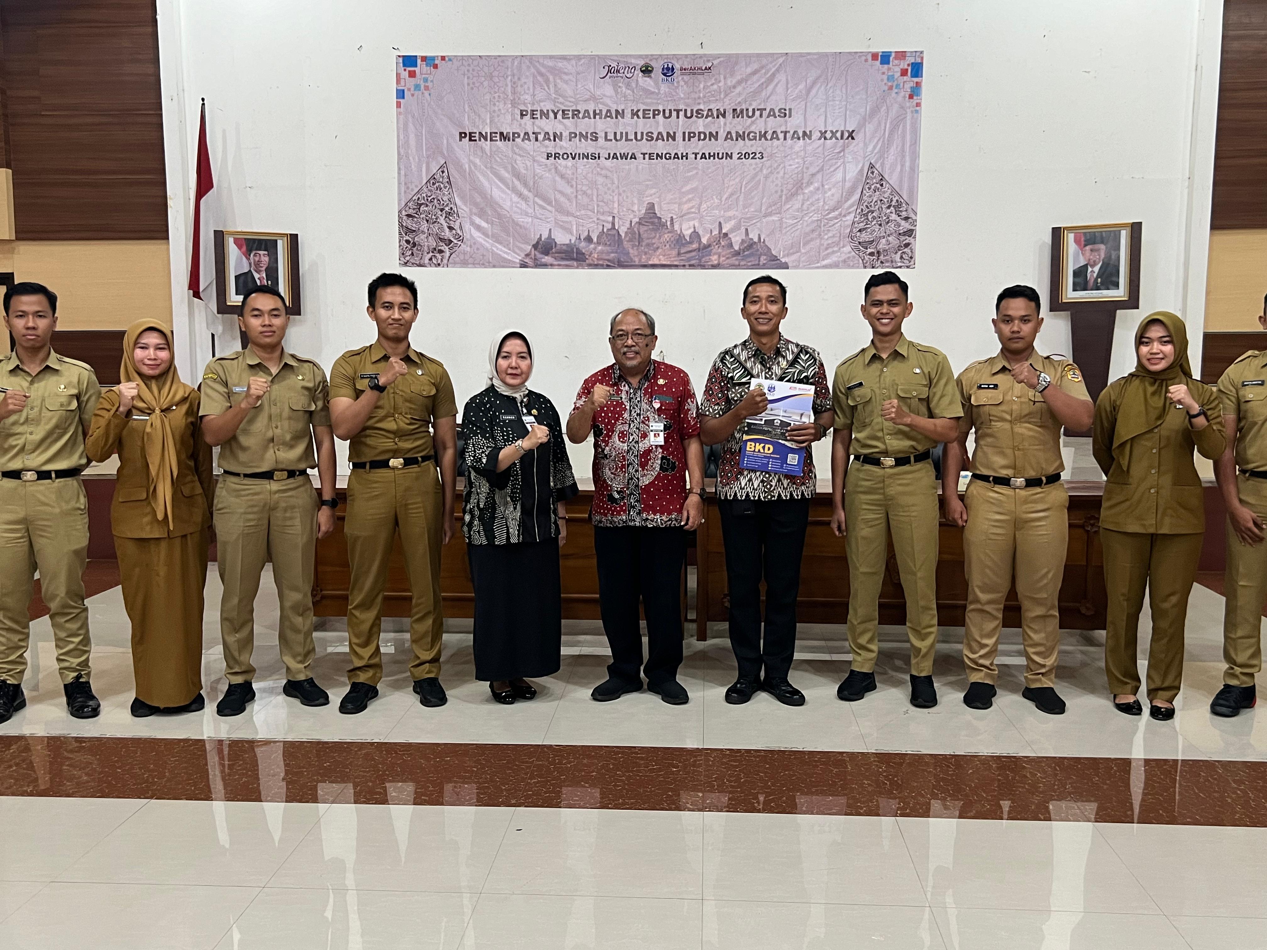 Pengarahan dan Penyerahan Dokumen Kepegawaian Lulusan IPDN Angkatan XXIX Tahun 2022 Asal Pendaftaran Provinsi Jawa Tengah