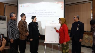 Pencanangan Pembangunan Zona Integritas (ZI) Menuju Wilayah Bebas dari Korupsi (WBK) oleh BKD Provinsi Jawa Tengah