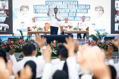 Penyerahan Keputusan Penugasan Guru Sebagai Kepala Sekolah dan Pengangkatan Aparatur Sipil Negara Formasi Tahun 2024 di Lingkungan Pemerintah Provinsi Jawa Tengah